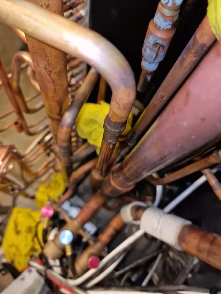 Onderhoudsservice aan een koelinstallatie in de horeca
